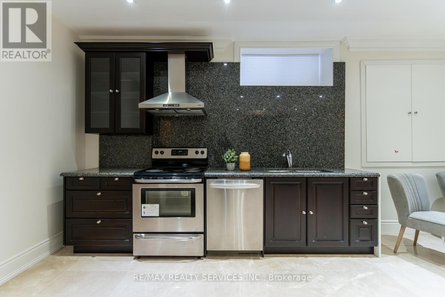 9 Interlacken Drive, Brampton, Ontario  L6X 0Y1 - Photo 37 - W13182546