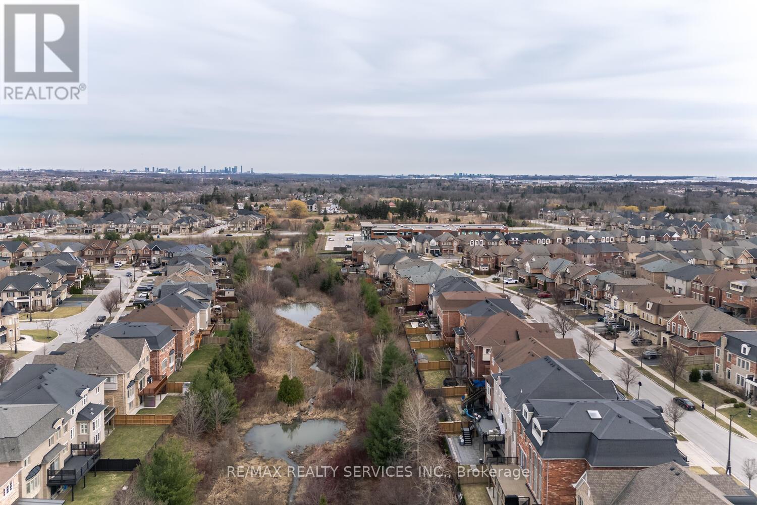 9 Interlacken Drive, Brampton, Ontario  L6X 0Y1 - Photo 5 - W13182546