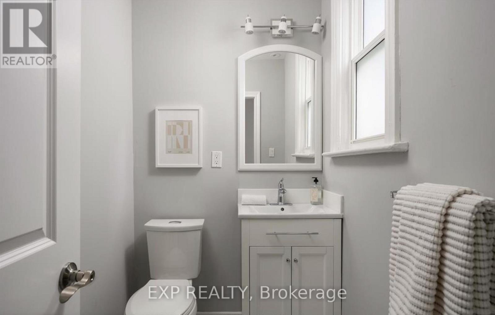 8 Springhurst Avenue, Toronto, Ontario  M6K 1A9 - Photo 16 - W13182636