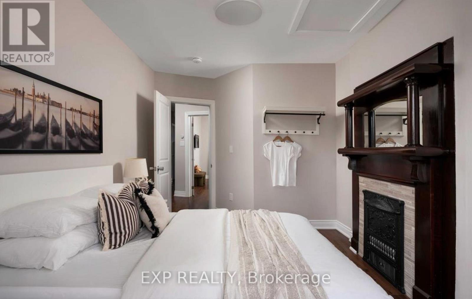 8 Springhurst Avenue, Toronto, Ontario  M6K 1A9 - Photo 8 - W13182636