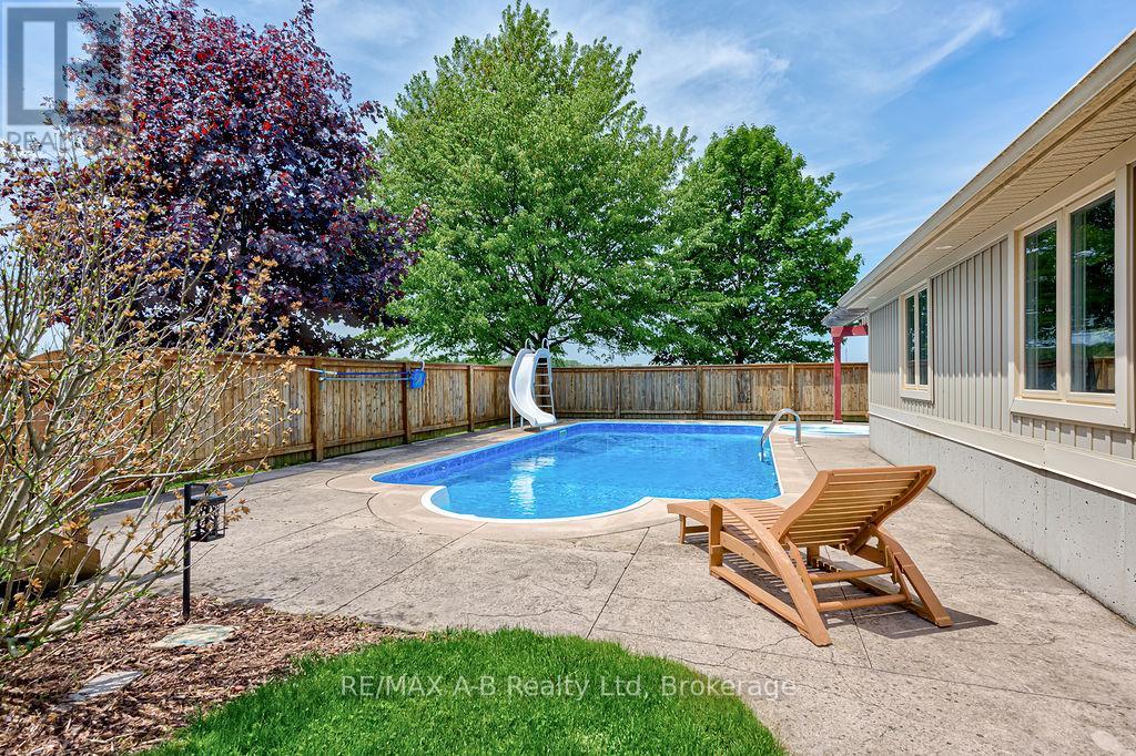 194 Station Road, Perth South, Ontario  N0K 1X0 - Photo 44 - X12913164