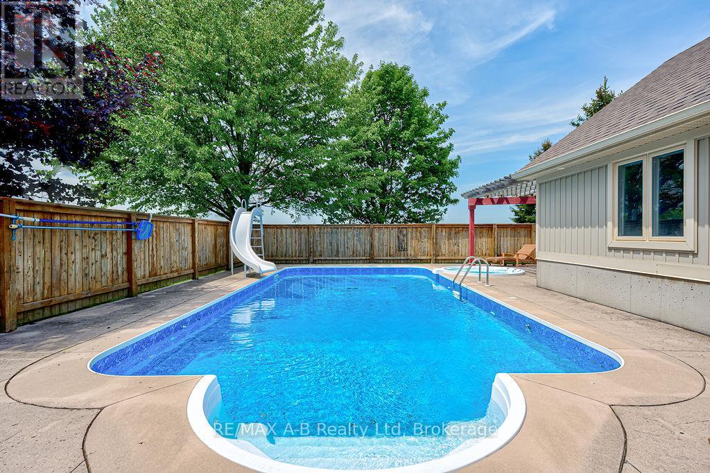 194 Station Road, Perth South, Ontario  N0K 1X0 - Photo 41 - X12913164