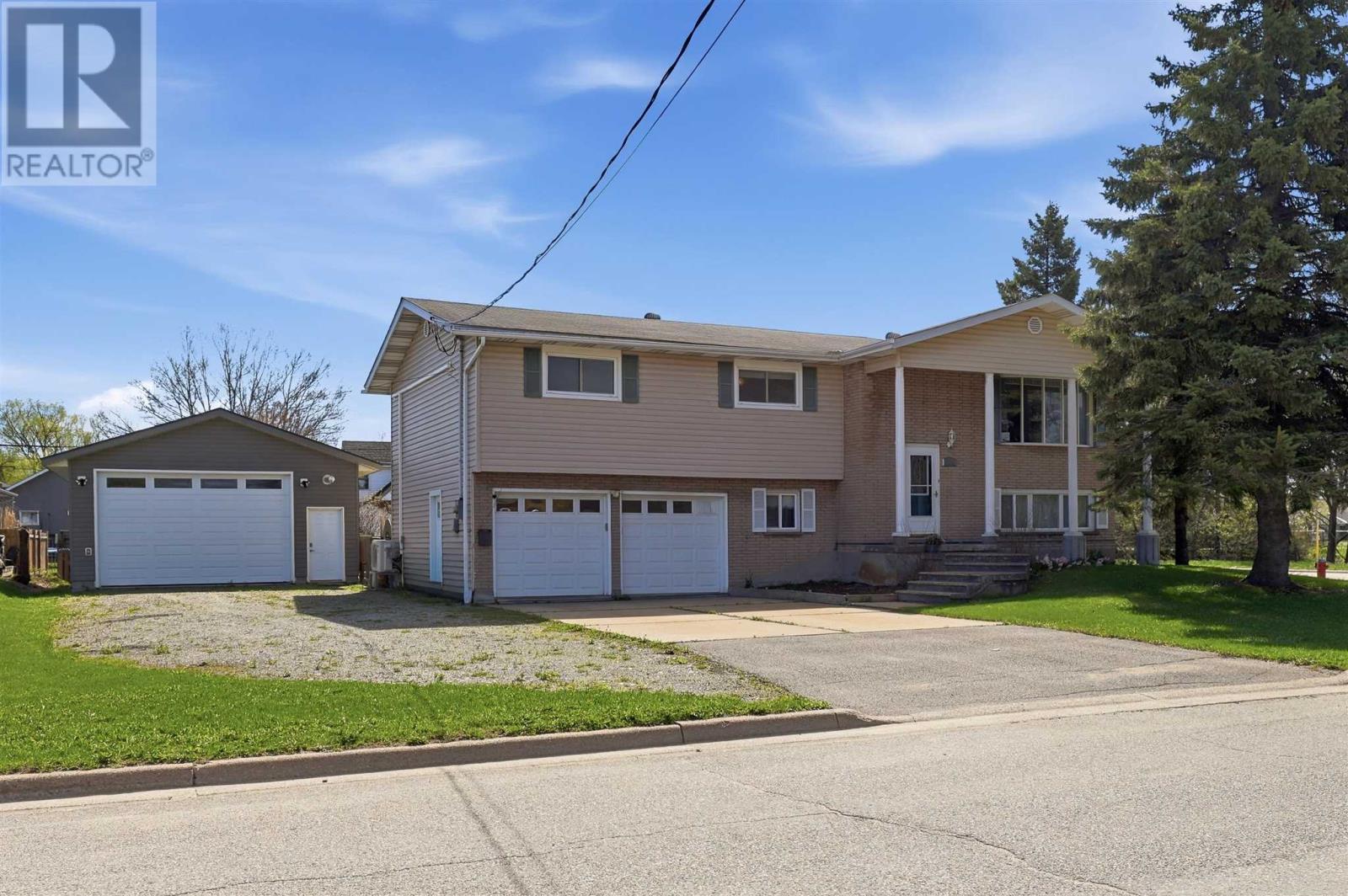 266 Spadina Ave, Sault Ste. Marie, Ontario P6C 5E2 - Photo 1 - SM261110