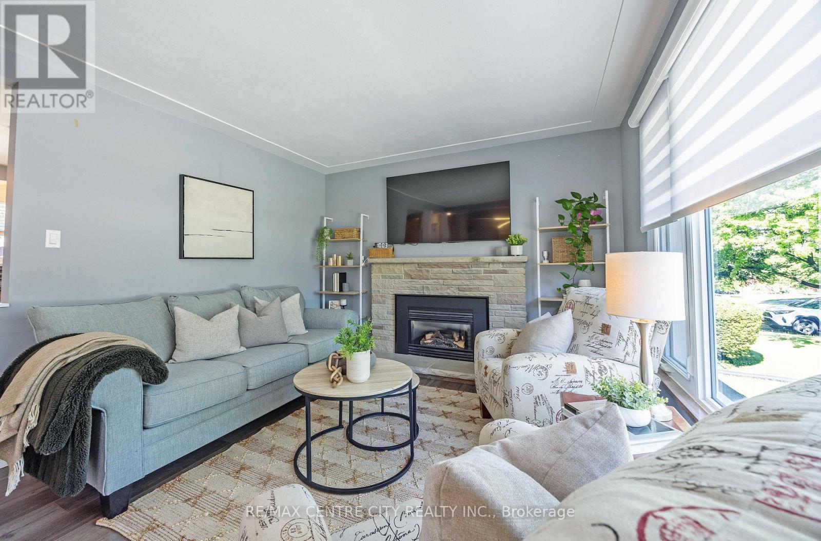 309 Panorama Crescent, London South, Ontario  N5Z 3H2 - Photo 4 - X13182820