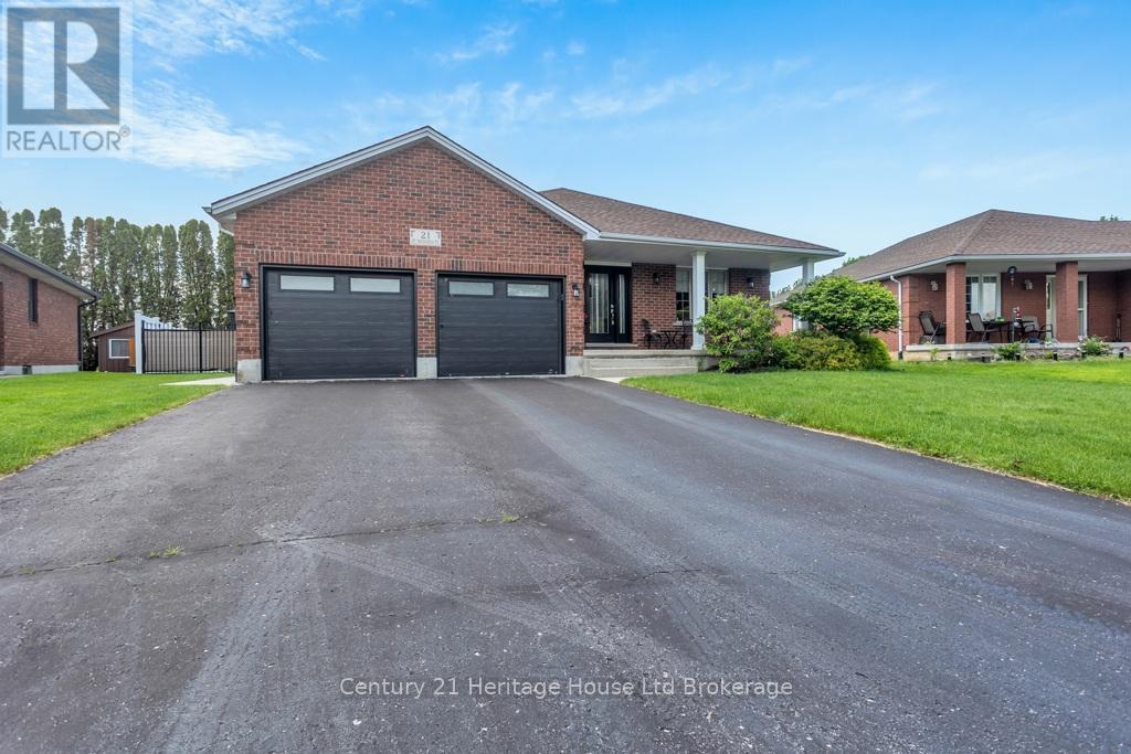 21 St Michaels Street, Norfolk, Ontario  N4B 3C8 - Photo 1 - X12787250