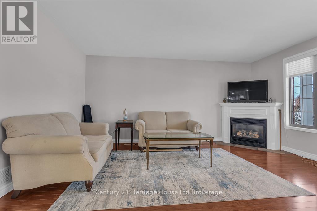21 St Michaels Street, Norfolk, Ontario  N4B 3C8 - Photo 12 - X12787250
