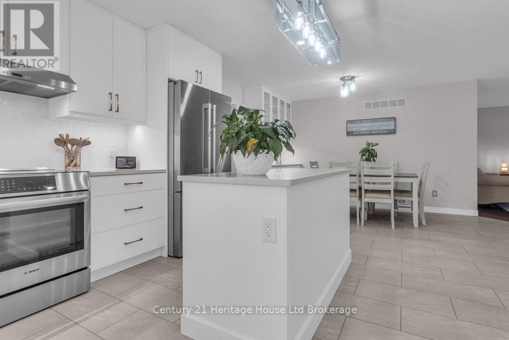 21 St Michaels Street, Norfolk, Ontario  N4B 3C8 - Photo 7 - X12787250
