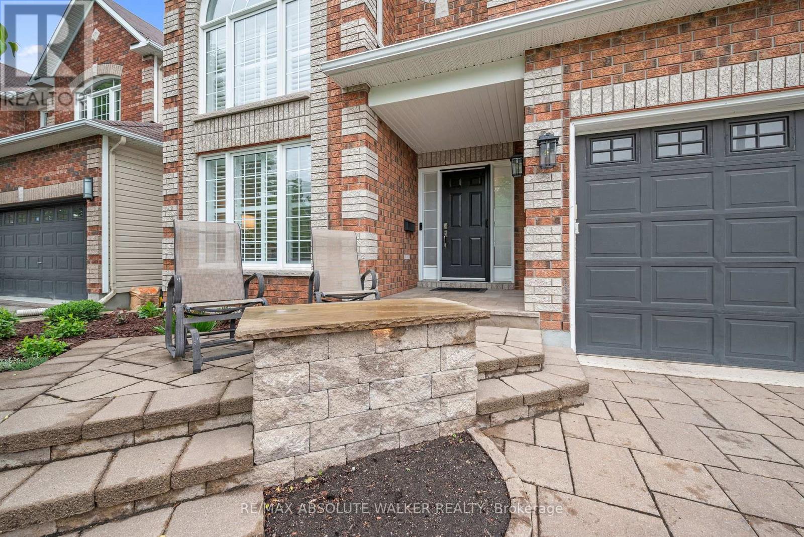 245 Lucinda Crescent, Ottawa, Ontario  K1W 0A1 - Photo 3 - X13182846