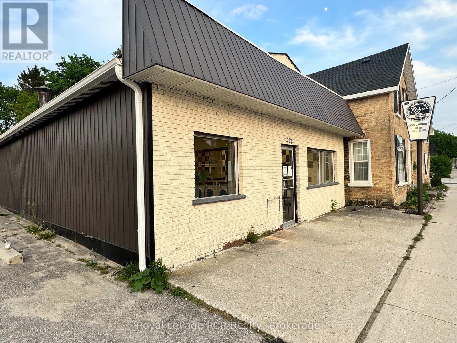 203 Garafraxa Street S, West Grey, Ontario  N0G 1R0 - Photo 3 - X13176882