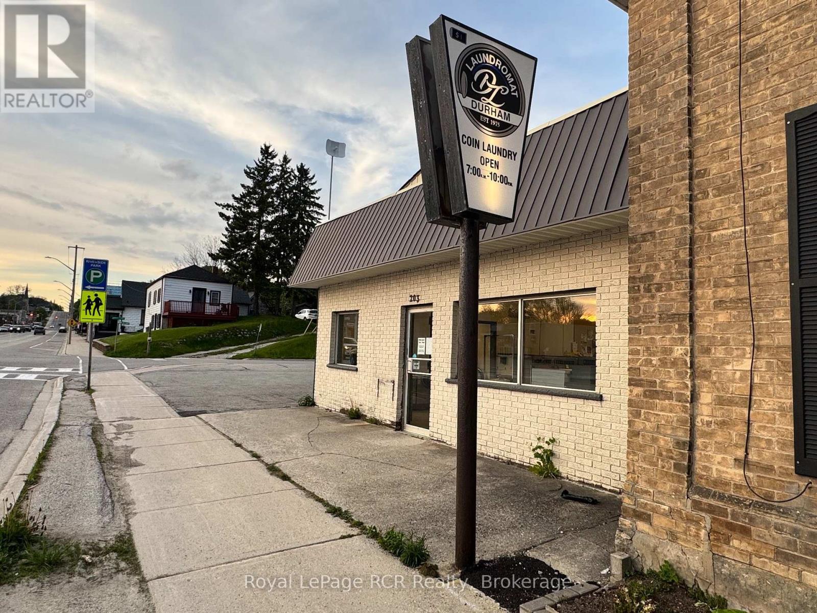 203 Garafraxa Street S, West Grey, Ontario  N0G 1R0 - Photo 4 - X13176882