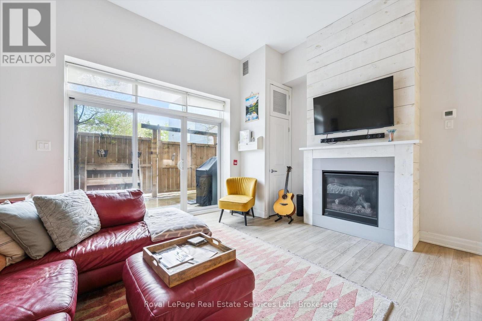 106 - 459 Kerr Street, Oakville, Ontario  L6K 3C2 - Photo 3 - W13182694