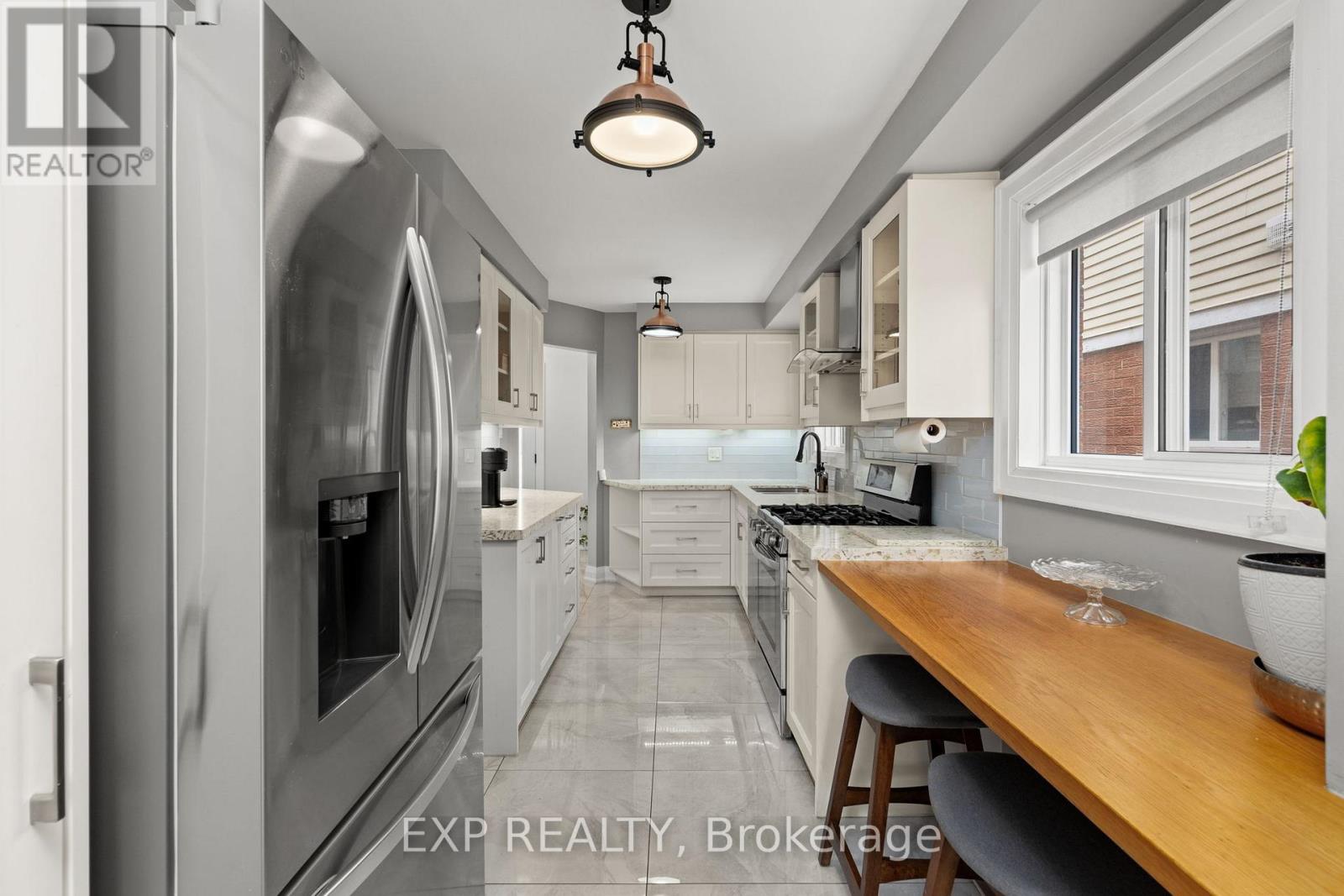 224 Timberlane Drive, Brampton, Ontario  L6Y 4V6 - Photo 5 - W13009702