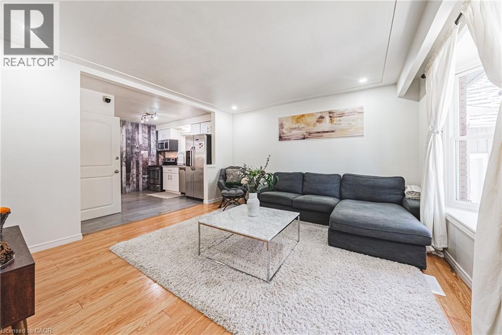 13 East 21st Street, Hamilton, Ontario  L8V 2T3 - Photo 3 - 40832940