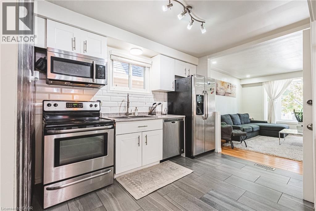 13 East 21st Street, Hamilton, Ontario  L8V 2T3 - Photo 4 - 40832940