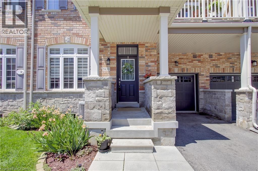54 Nisbet Boulevard Unit# 33, Waterdown, Ontario  L8B 0Y3 - Photo 2 - 40831125