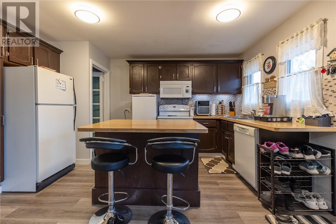 373 Avery Drive, Espanola, Ontario  P5E 1C8 - Photo 3 - 2128093