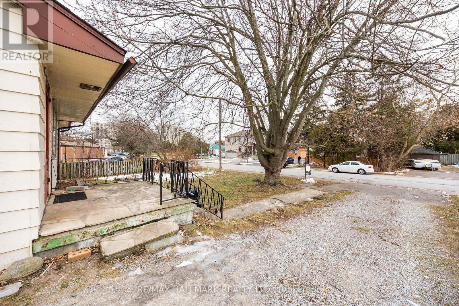 1911 Glenview Road, Pickering, Ontario  L1V 1W9 - Photo 4 - E13182648