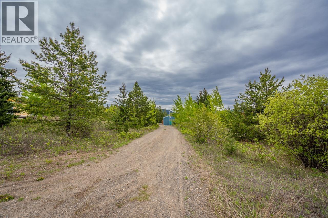 25 Cariboo 97 Highway, 100 Mile House, British Columbia  V0K 2E1 - Photo 14 - R3128527
