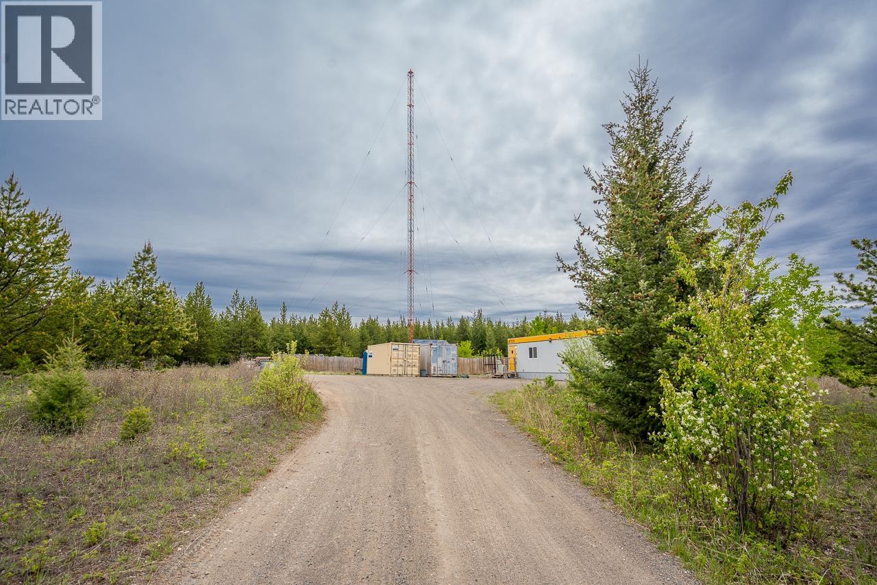 25 Cariboo 97 Highway, 100 Mile House, British Columbia  V0K 2E1 - Photo 15 - R3128527
