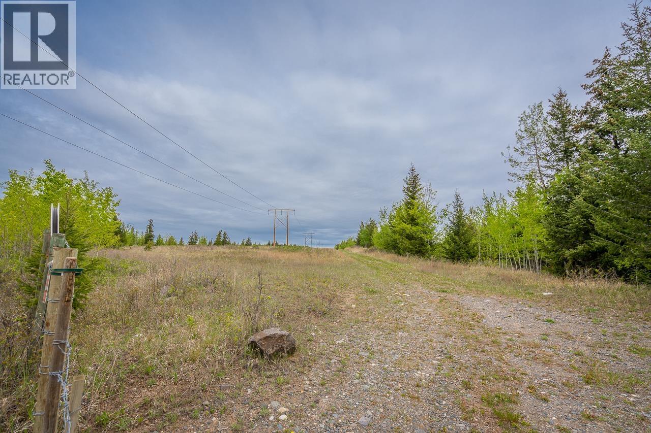 25 Cariboo 97 Highway, 100 Mile House, British Columbia  V0K 2E1 - Photo 16 - R3128527