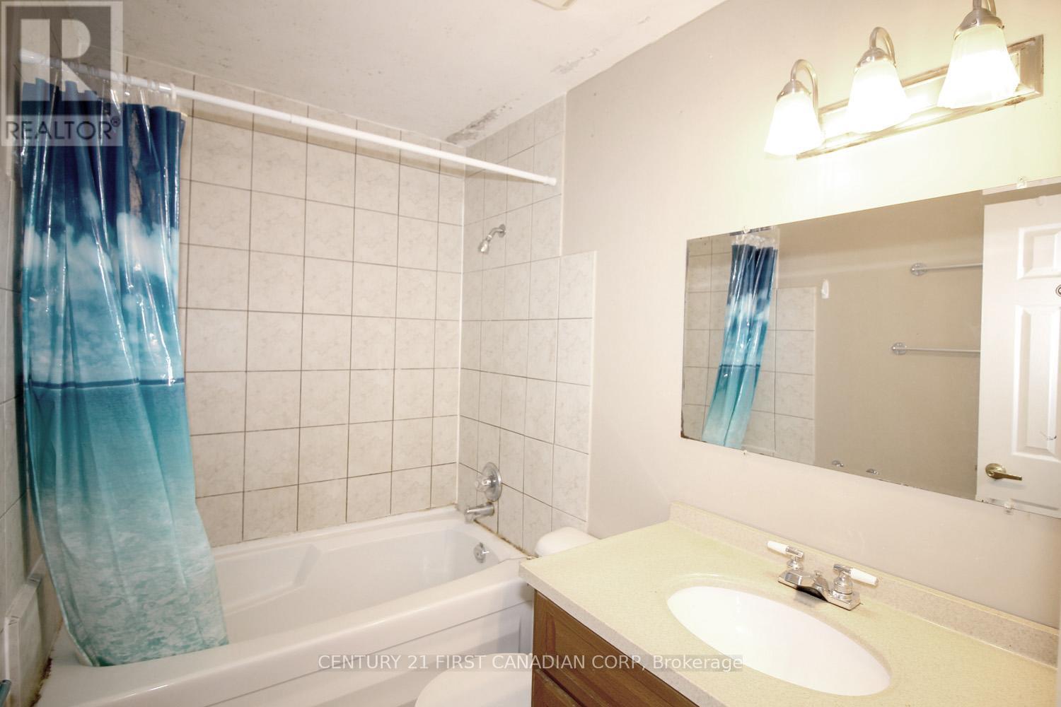21 - 1460 Limberlost Road, London North, Ontario  N6G 2C6 - Photo 13 - X12841042