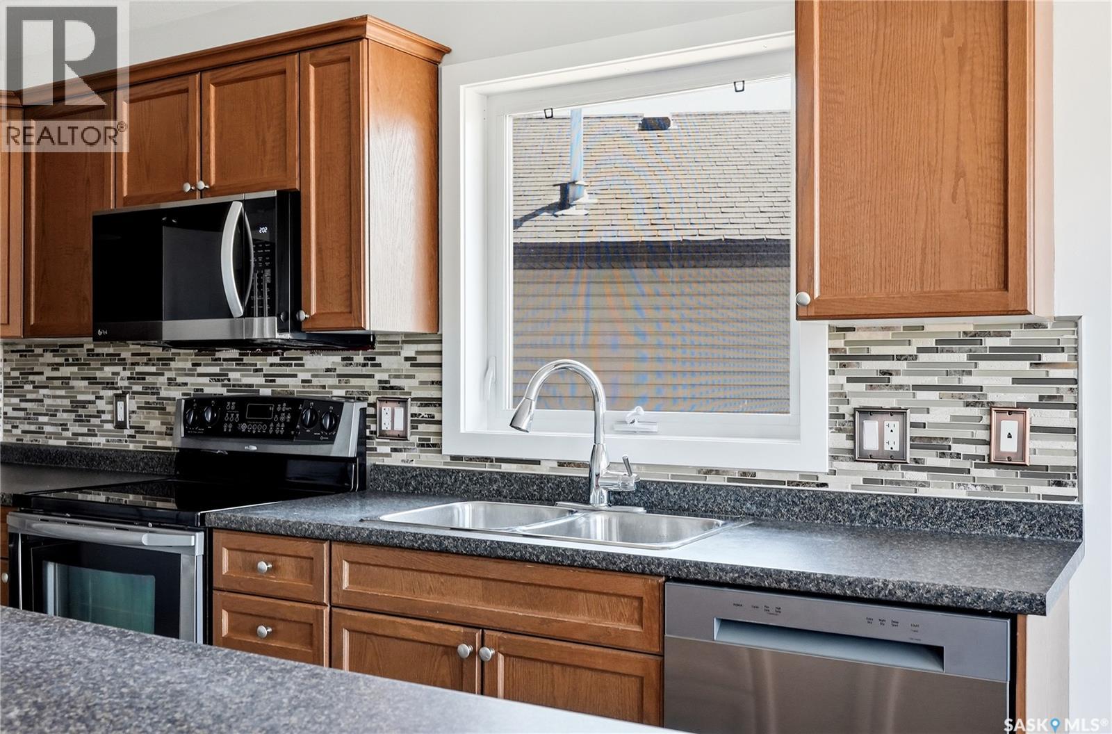 741 Glenview Cove, Martensville, Saskatchewan  S0K 0A2 - Photo 11 - SK036958