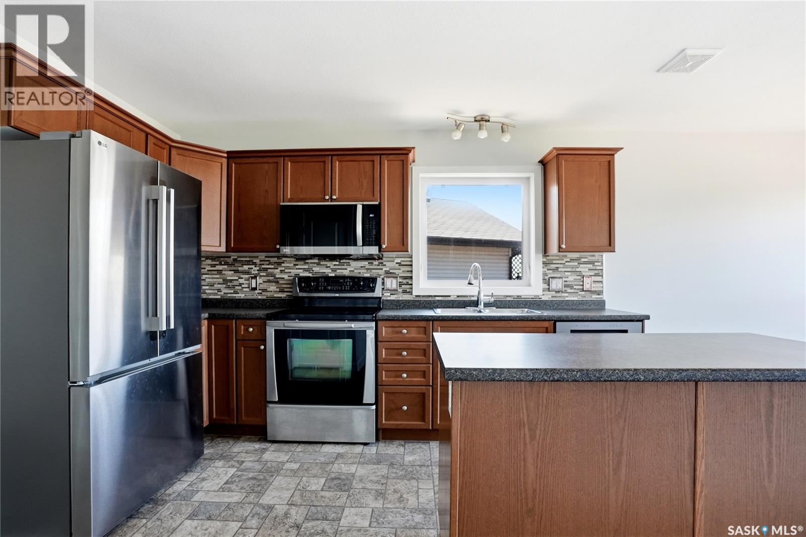 741 Glenview Cove, Martensville, Saskatchewan  S0K 0A2 - Photo 9 - SK036958
