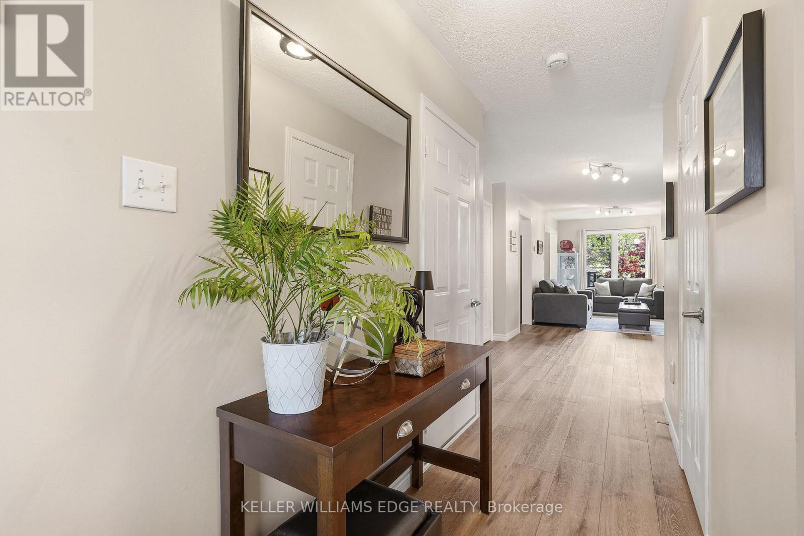 5114 Tree Court, Burlington, Ontario  L7L 6K3 - Photo 5 - W13182730