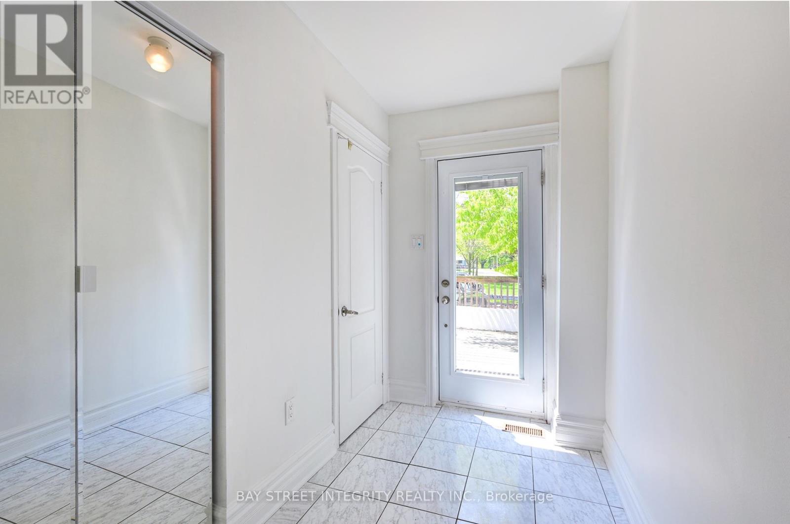 1282 Lansdowne Avenue, Toronto, Ontario  M6H 3Z8 - Photo 12 - W13182816