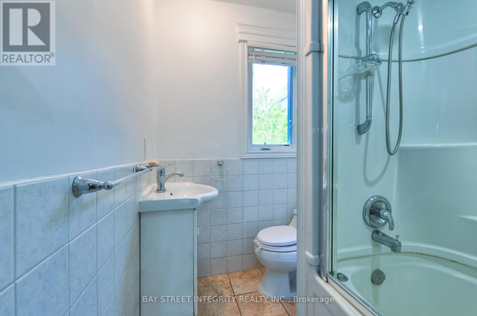 1282 Lansdowne Avenue, Toronto, Ontario  M6H 3Z8 - Photo 25 - W13182816