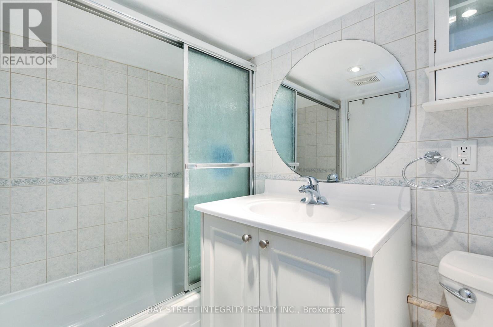 1282 Lansdowne Avenue, Toronto, Ontario  M6H 3Z8 - Photo 29 - W13182816