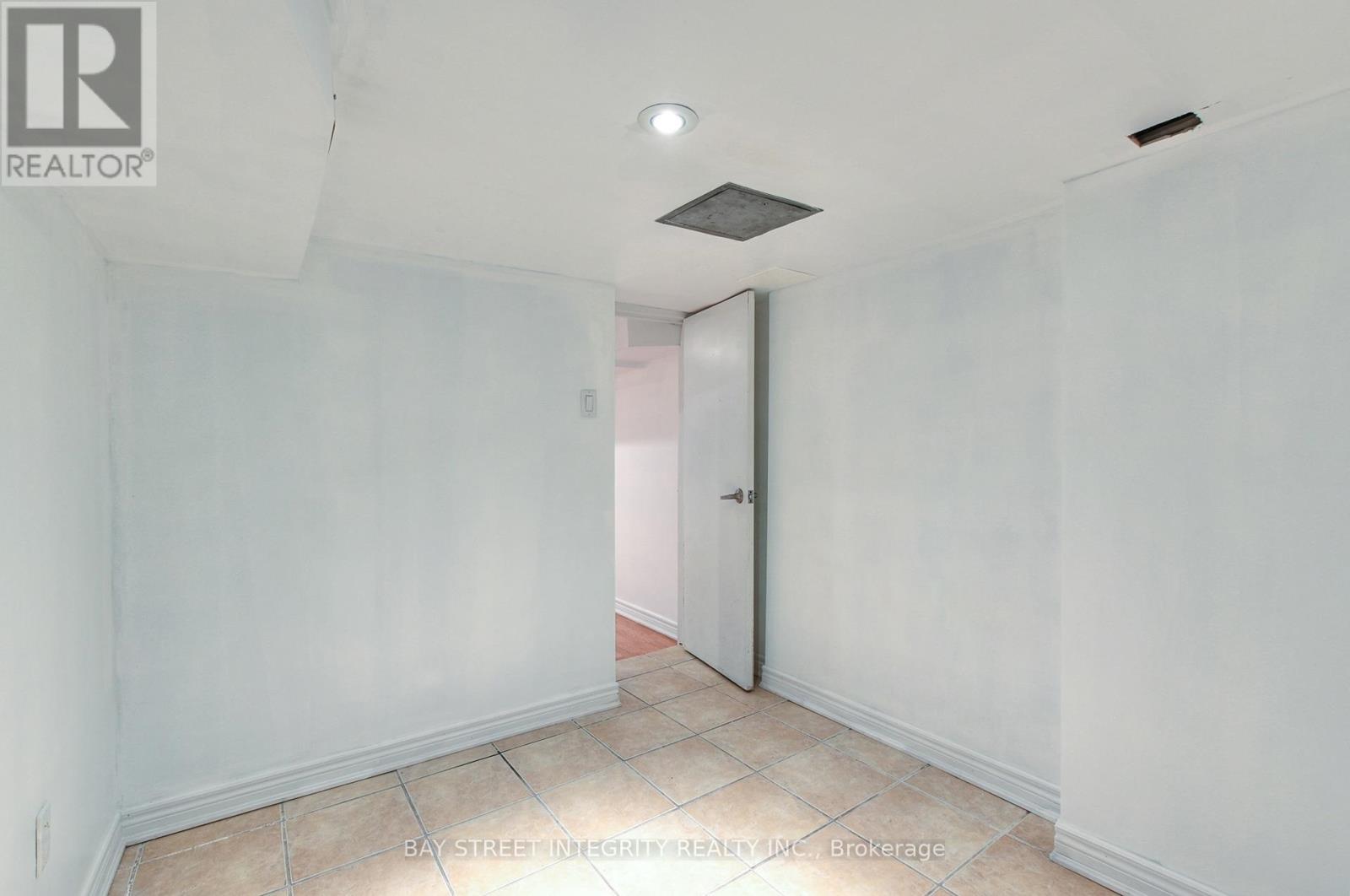 1282 Lansdowne Avenue, Toronto, Ontario  M6H 3Z8 - Photo 30 - W13182816