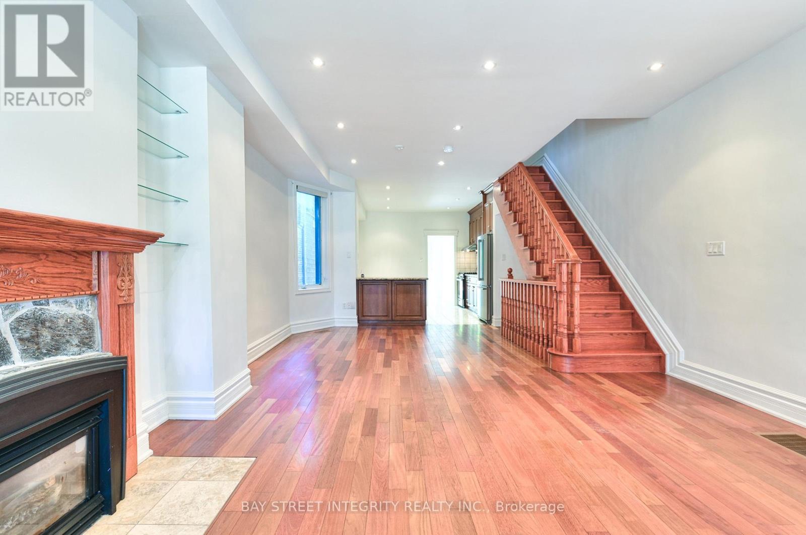 1282 Lansdowne Avenue, Toronto, Ontario  M6H 3Z8 - Photo 4 - W13182816