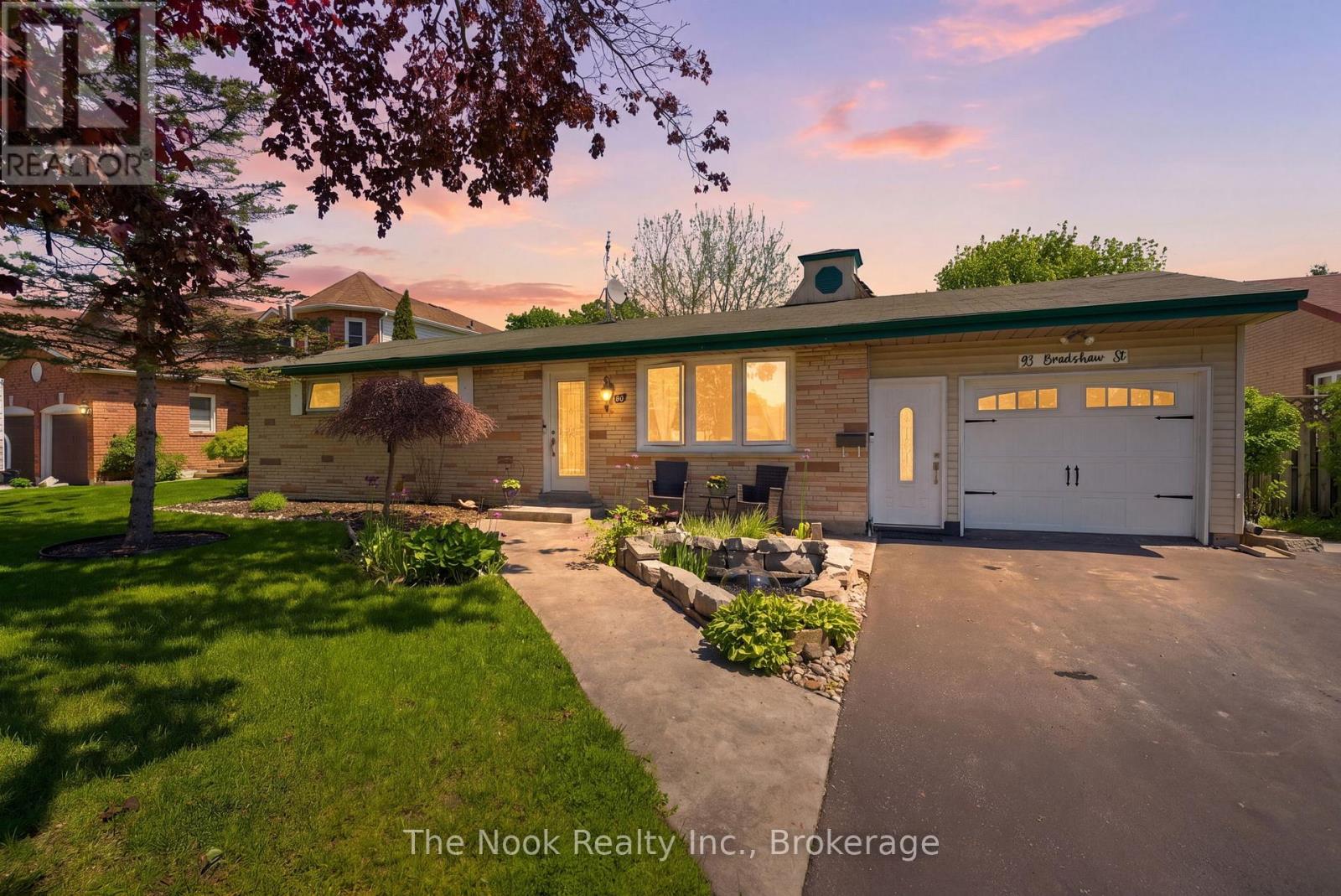 93 Bradshaw Street, Clarington, Ontario  L1C 2H4 - Photo 2 - E13181950