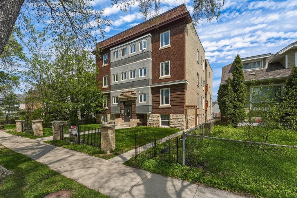 Scotia Heights Apartment for sale: 2 bedroom 895 sq.ft. (Listed 2026-05-27)
