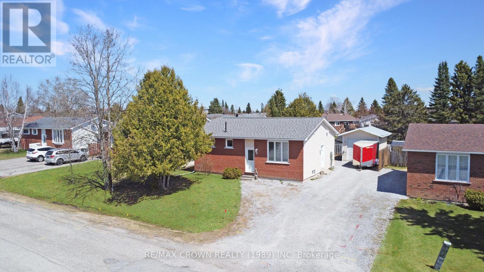73 Mcmanus Street, Hearst, Ontario  P0L 1N0 - Photo 1 - T13183254