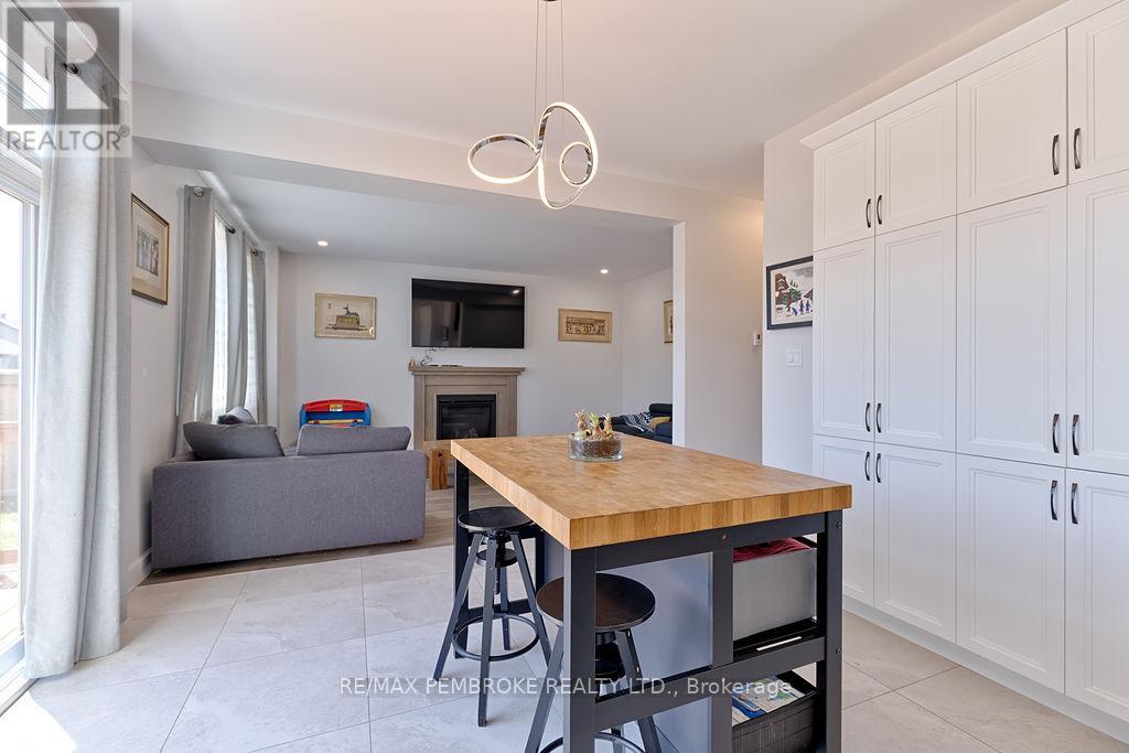 5 Drew Street, Petawawa, Ontario  K8H 0G7 - Photo 10 - X13183292