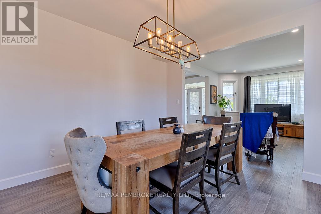 5 Drew Street, Petawawa, Ontario  K8H 0G7 - Photo 12 - X13183292