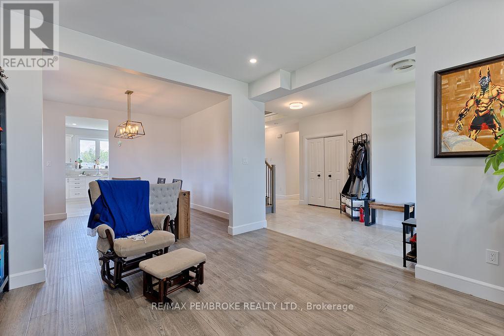 5 Drew Street, Petawawa, Ontario  K8H 0G7 - Photo 17 - X13183292