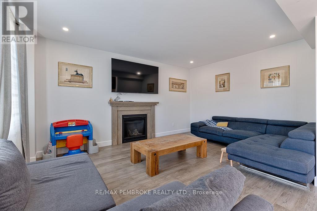 5 Drew Street, Petawawa, Ontario  K8H 0G7 - Photo 20 - X13183292