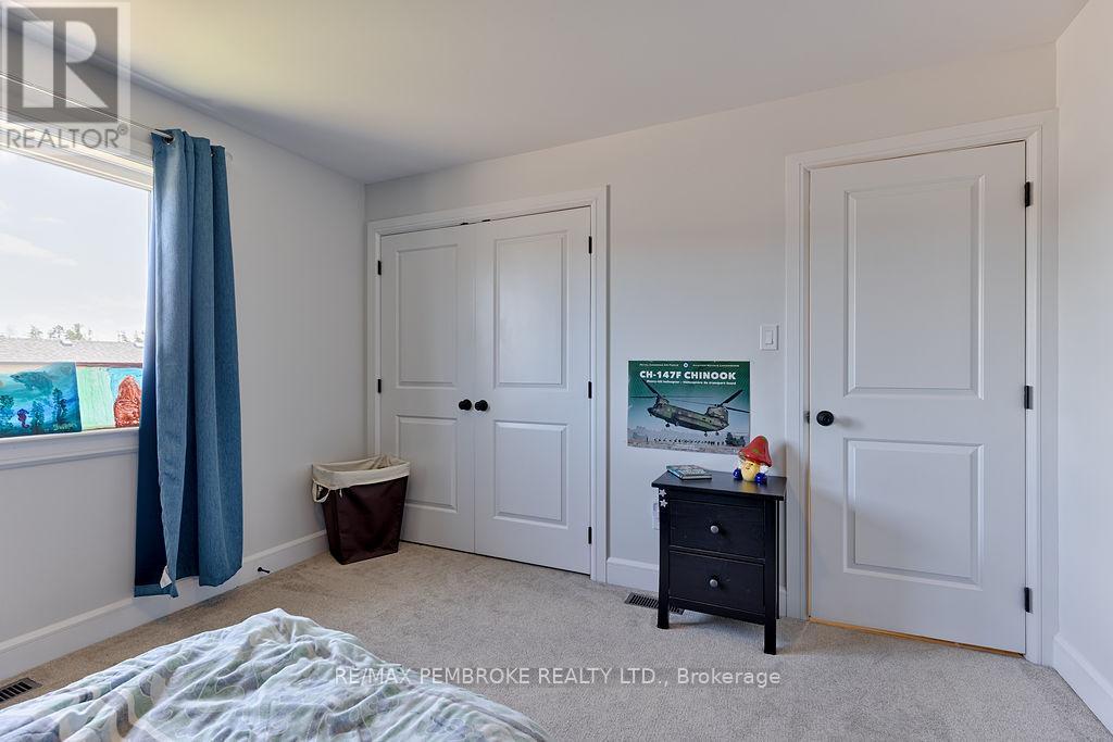 5 Drew Street, Petawawa, Ontario  K8H 0G7 - Photo 33 - X13183292
