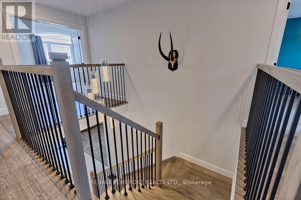 5 Drew Street, Petawawa, Ontario  K8H 0G7 - Photo 34 - X13183292