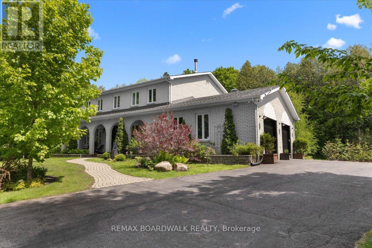 8128 MILES CRESCENT, Ottawa, Ontario