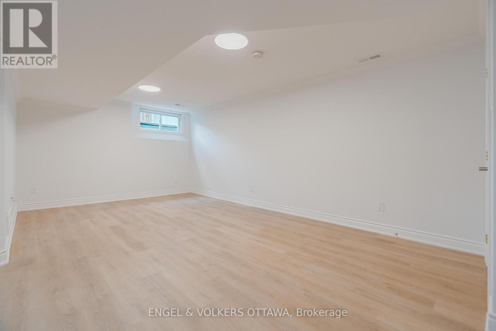 B - 1649 Rosebella Avenue, Ottawa, Ontario  K1T 1E9 - Photo 11 - X13183224