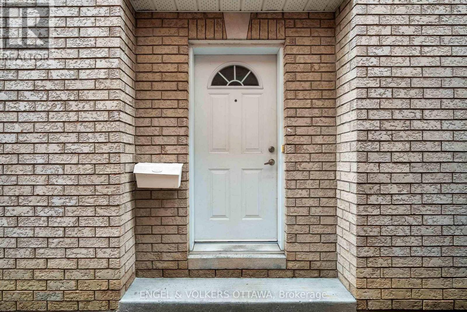 B - 1649 Rosebella Avenue, Ottawa, Ontario  K1T 1E9 - Photo 3 - X13183224
