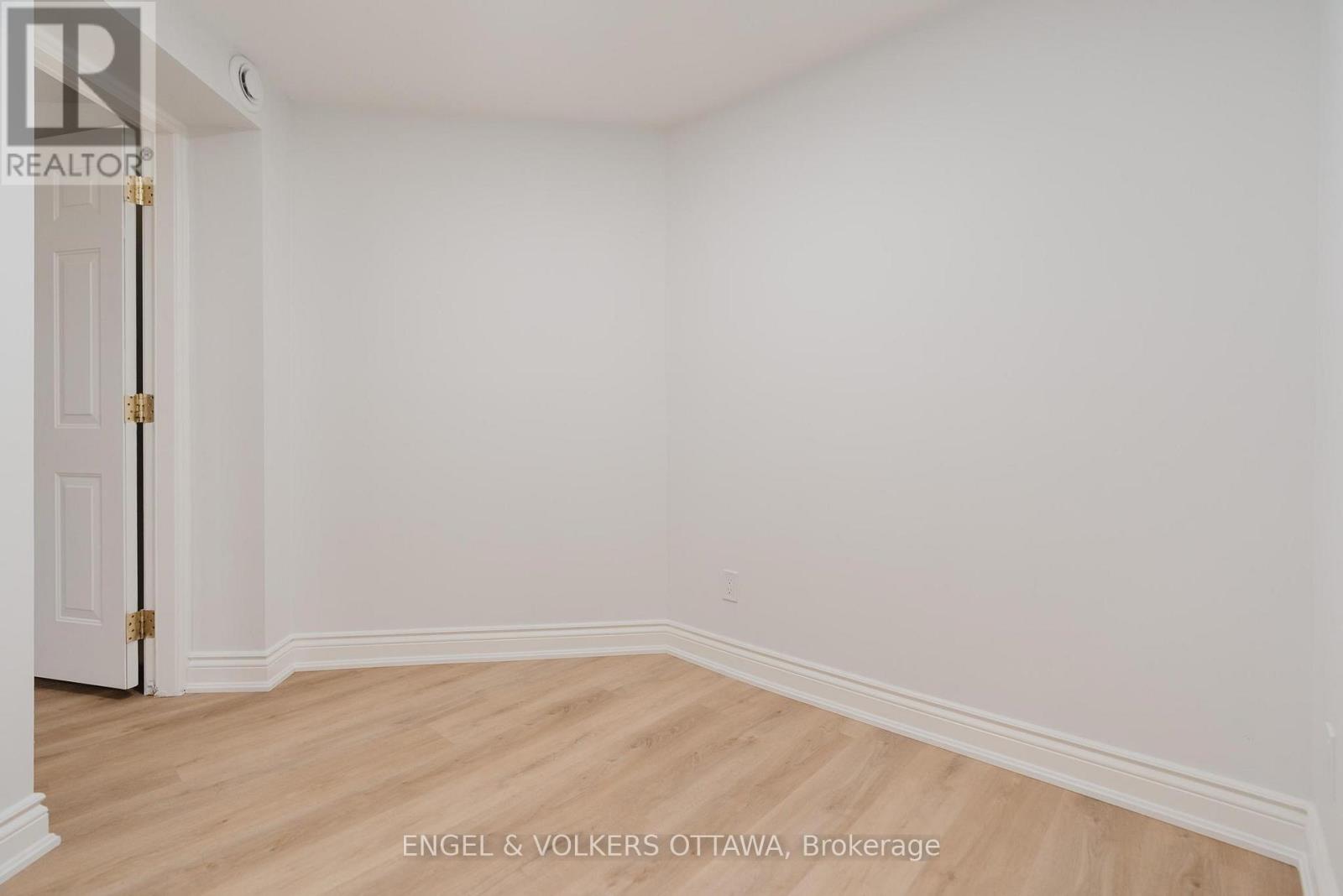 B - 1649 Rosebella Avenue, Ottawa, Ontario  K1T 1E9 - Photo 34 - X13183224