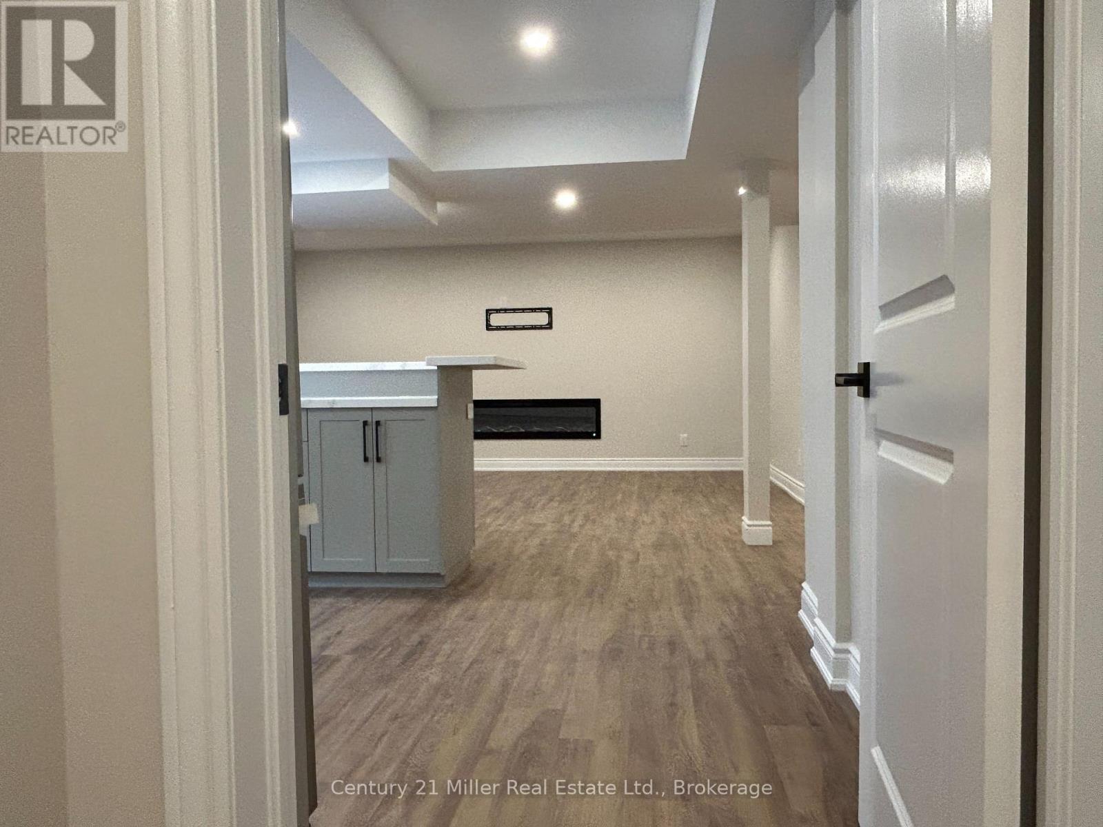 Lower - 2318 Valley Forest Way, Oakville, Ontario  L6H 6W8 - Photo 2 - W13183362