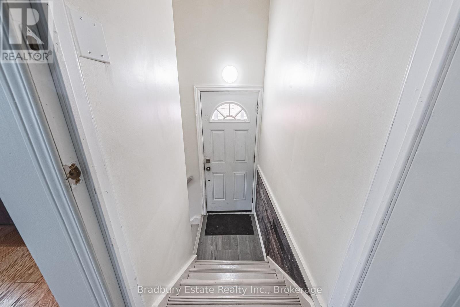 13 East 21st Street, Hamilton, Ontario  L8V 2T3 - Photo 12 - X13183146