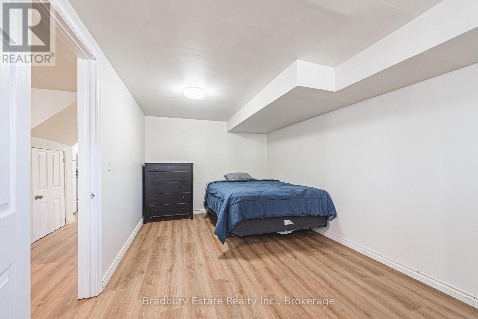 13 East 21st Street, Hamilton, Ontario  L8V 2T3 - Photo 16 - X13183146