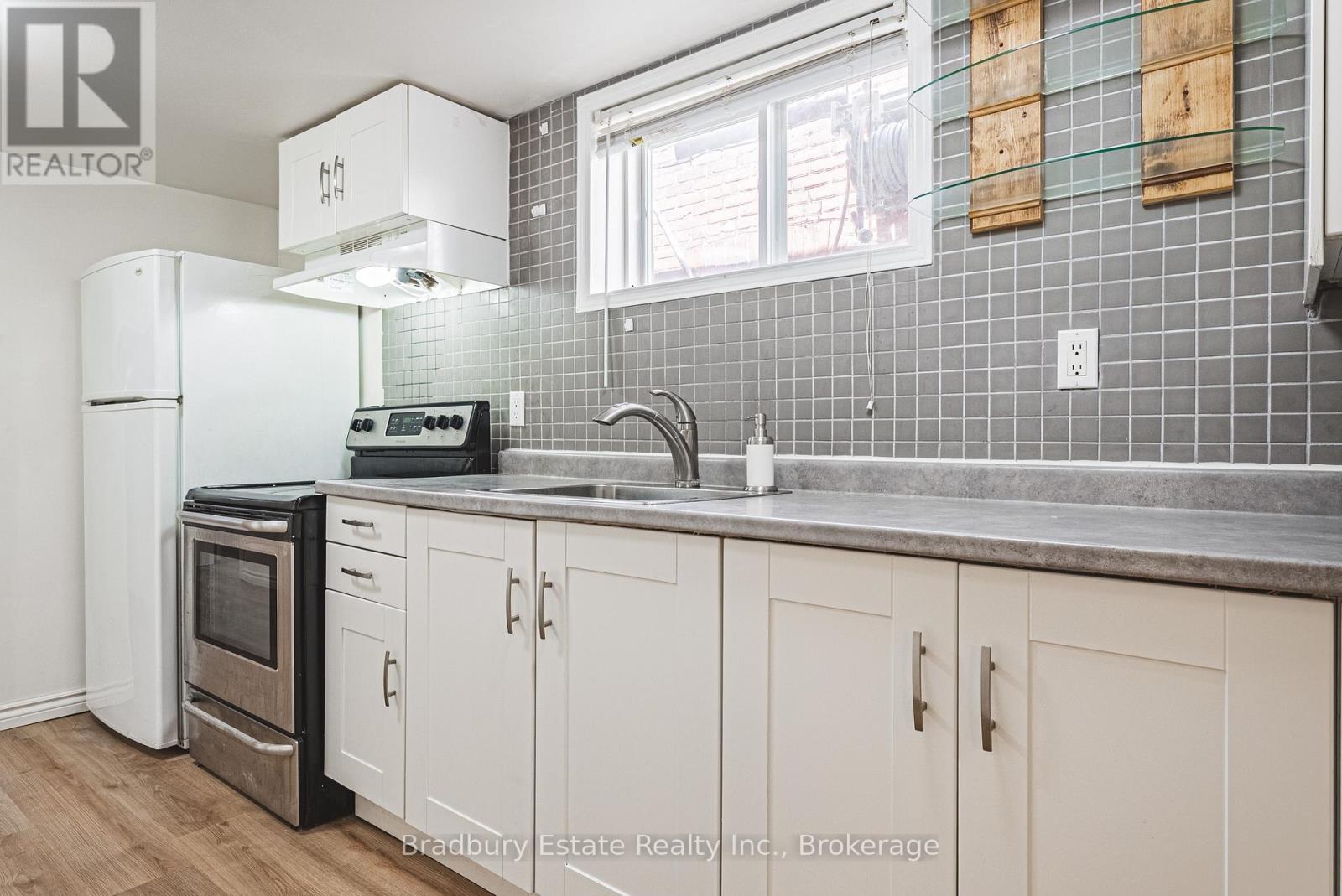 13 East 21st Street, Hamilton, Ontario  L8V 2T3 - Photo 18 - X13183146